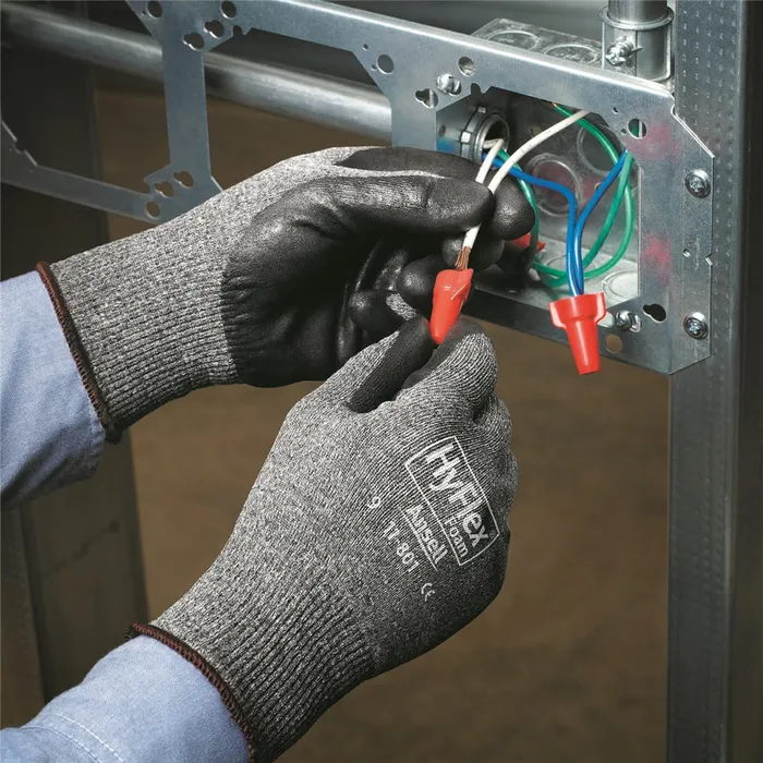 Ansell HyFlex® 11-801 Industrial Safety Gloves - Breathable Foam Nitrile with Dirt-Masking Liner