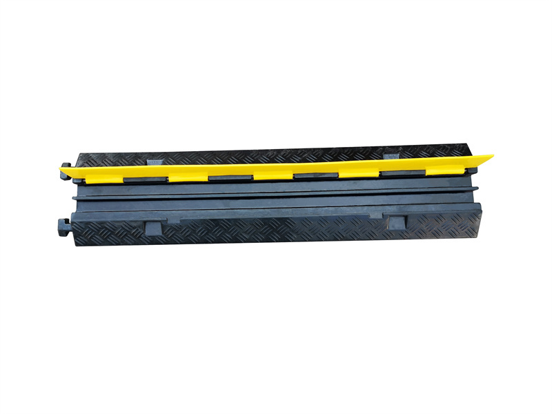 3 CHANNEL CABLE PROTECTOR RAMP 90CMX58CM