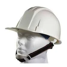 WHITE HARD HAT WITH 4-POINT RATCHET SUSPENSION
