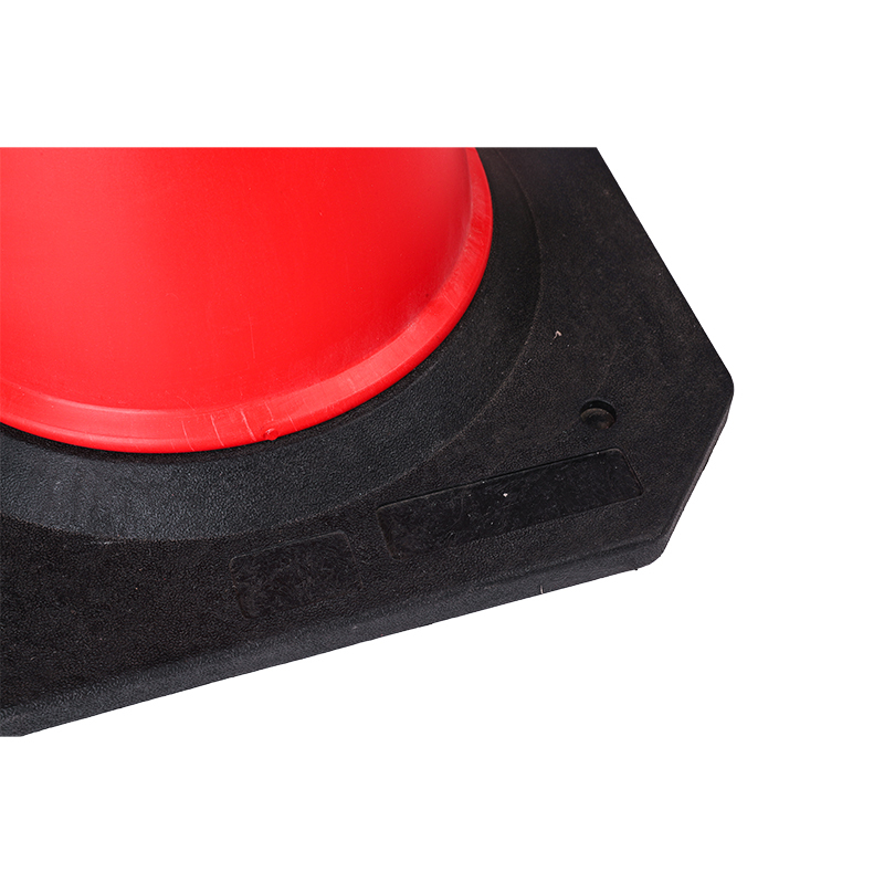 SAFETY CONE RUBBER BASE 75 CM